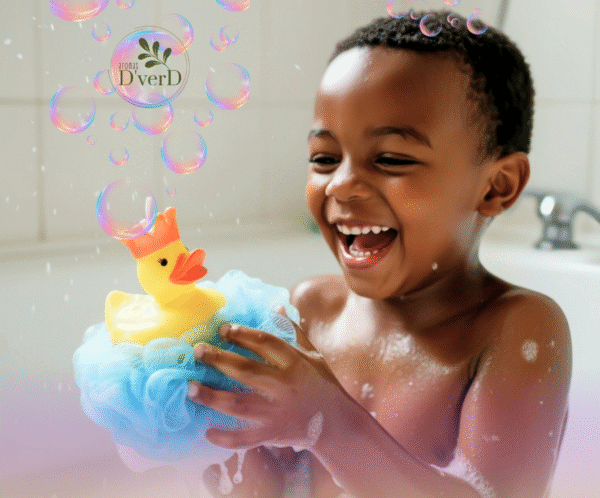 fotos para site dia dos professores e dia crianças (1) Esfera Sabonete de Pato 130g com Bucha de Banho