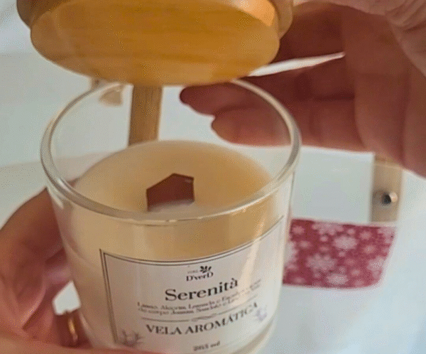 14_20251027_172817_0013 Box de Natal III - Vela Aromática Serenità Pote com tampa madeira 265g