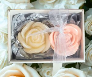 2 sabonetes rosa Kit 2 Flores em Sabonete Serenitá